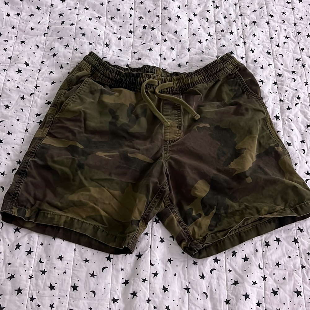 VANS CAMO ATHLETIC SHORTS